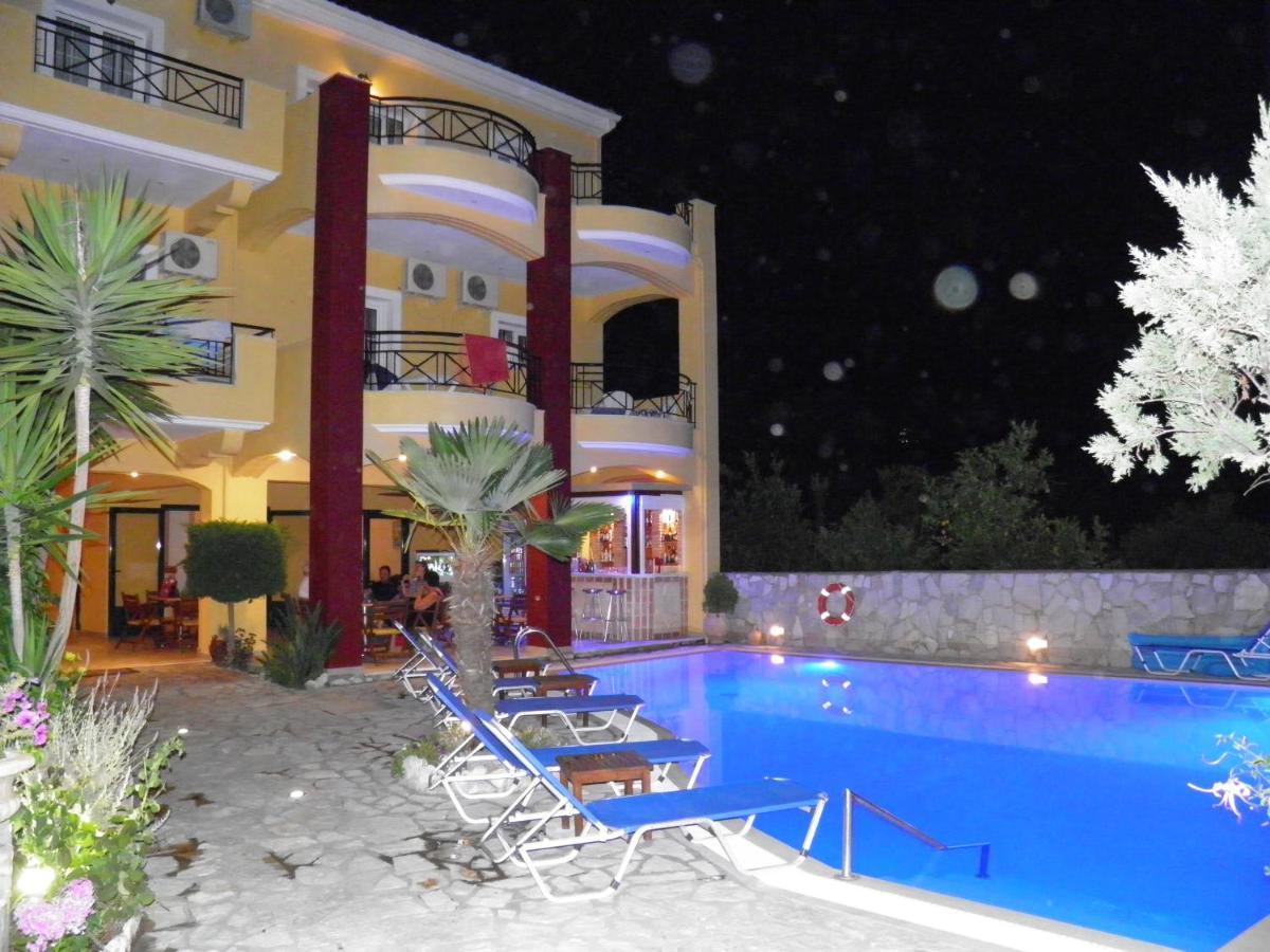Golden Star Aparthotel นีดรี ภายนอก รูปภาพ