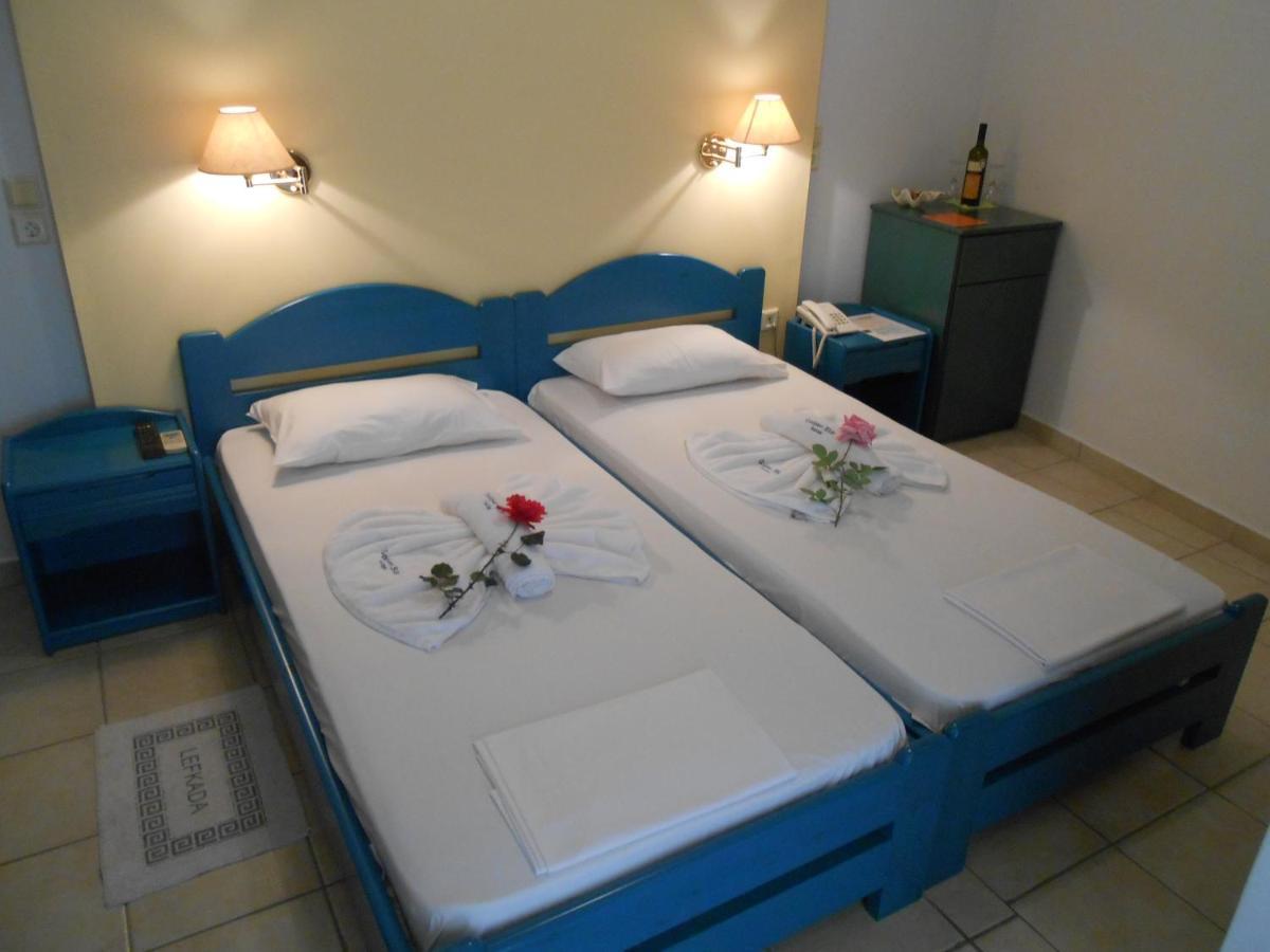 Golden Star Aparthotel นีดรี ภายนอก รูปภาพ