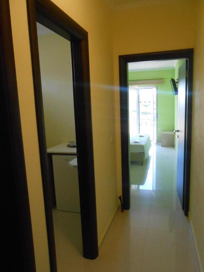 Golden Star Aparthotel นีดรี ภายนอก รูปภาพ