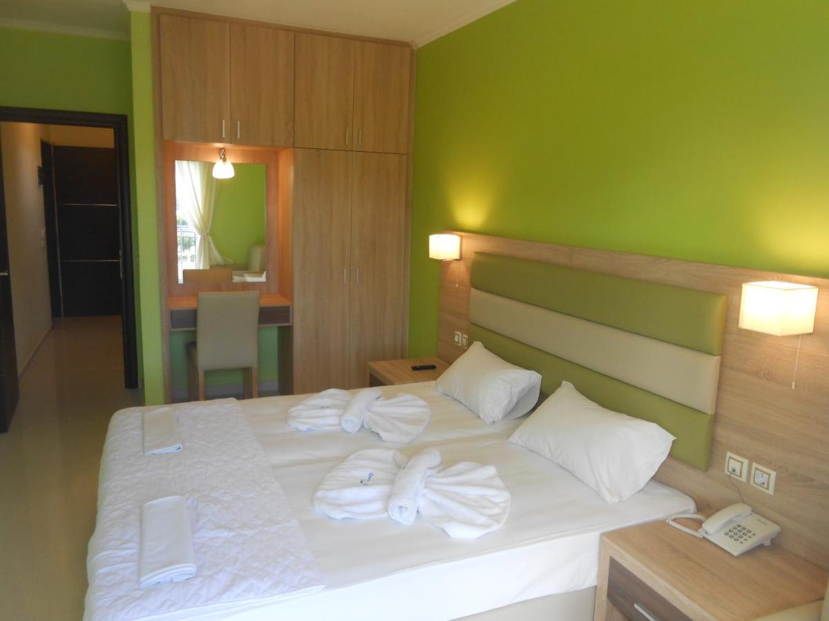 Golden Star Aparthotel นีดรี ภายนอก รูปภาพ