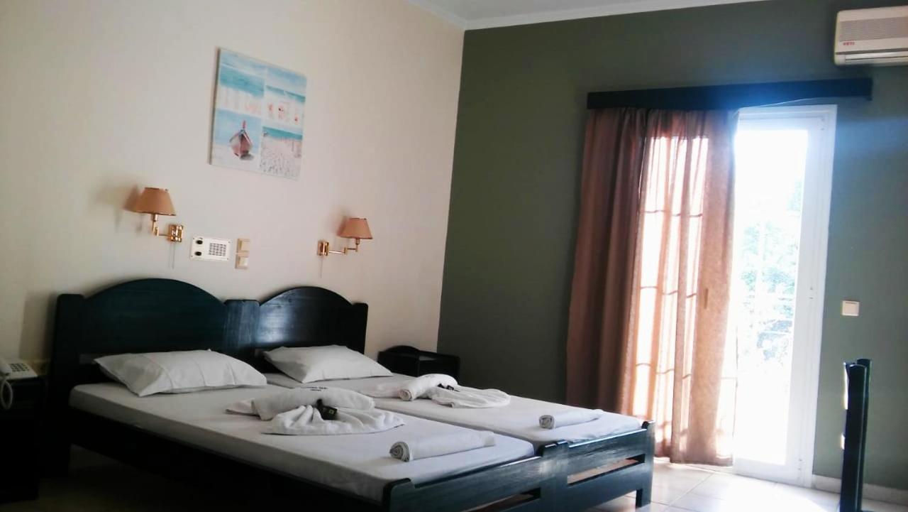 Golden Star Aparthotel นีดรี ภายนอก รูปภาพ