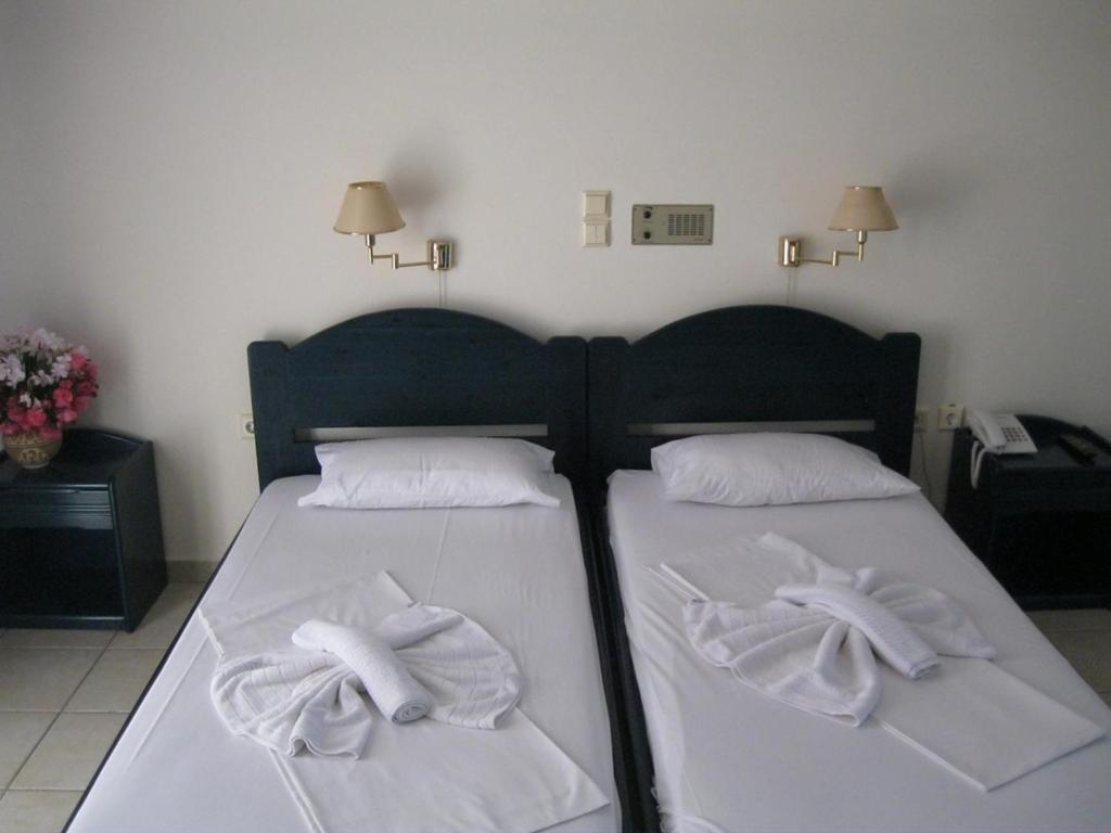 Golden Star Aparthotel นีดรี ภายนอก รูปภาพ