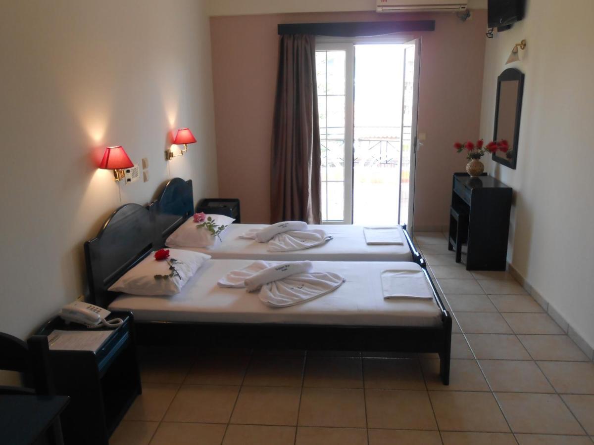 Golden Star Aparthotel นีดรี ภายนอก รูปภาพ